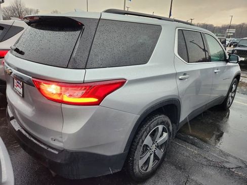Used 2019 Chevrolet Traverse LT w/ LT Premium Package image 3