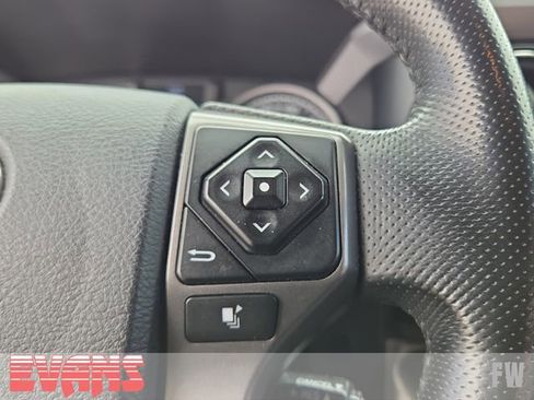 Used 2016 Toyota Tacoma Limited w/ Towing Package AWD/4WD image 17