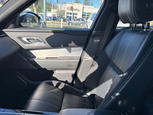 Used 2019 Land Rover Range Rover Velar R-Dynamic SE image 30