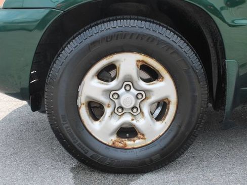 Used 2001 Toyota Highlander 2WD w/ Quick-Order Pkg image 28