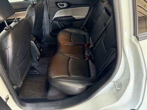 Certified 2025 Jeep Compass Limited AWD/4WD image 34