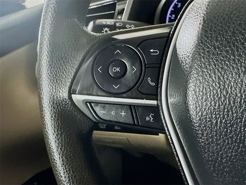 Used 2021 Toyota Camry LE image 25