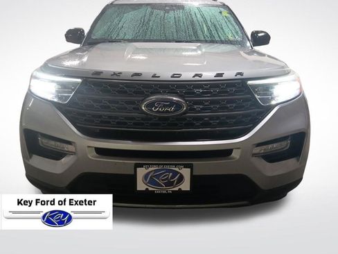 Used 2022 Ford Explorer XLT w/ Equipment Group 202A AWD/4WD image 4