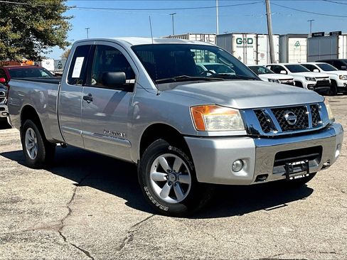 Used 2010 Nissan Titan SE w/ SE Value Truck Pkg image 37