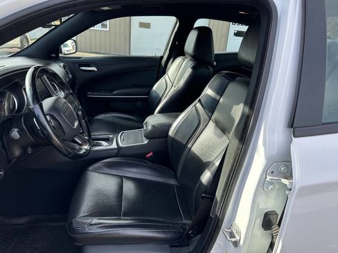 Used 2020 Dodge Charger SXT w/ Plus Group image 2