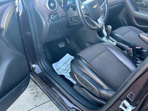 Used 2016 Chevrolet Trax LT w/ LT Convenience Package image 10