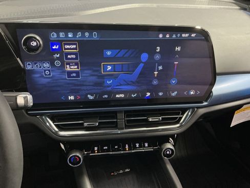 New 2026 Chevrolet Equinox EV LT image 29