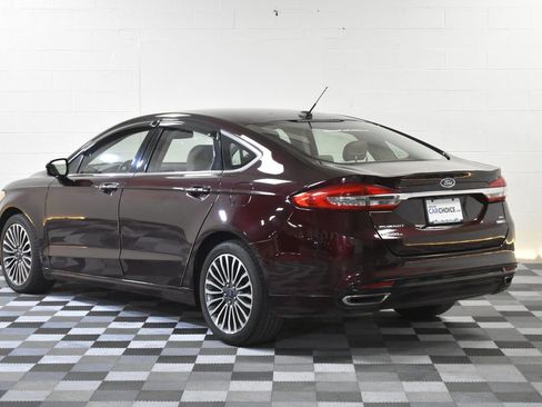 Used 2017 Ford Fusion SE w/ Fusion SE Technology Package image 3