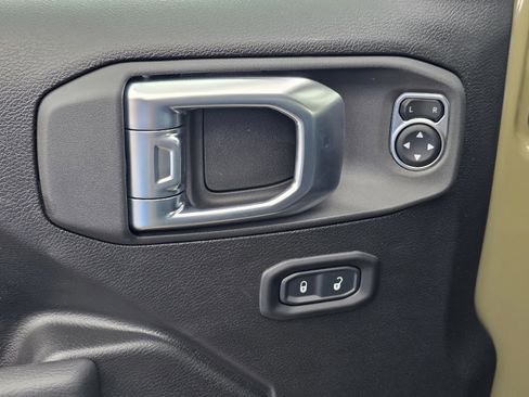 New 2026 Jeep Gladiator Mojave image 16