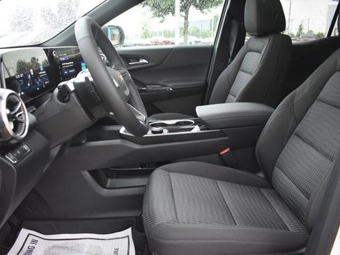 New 2026 Chevrolet Equinox LT w/ Safety and Technology Package FWD image 13