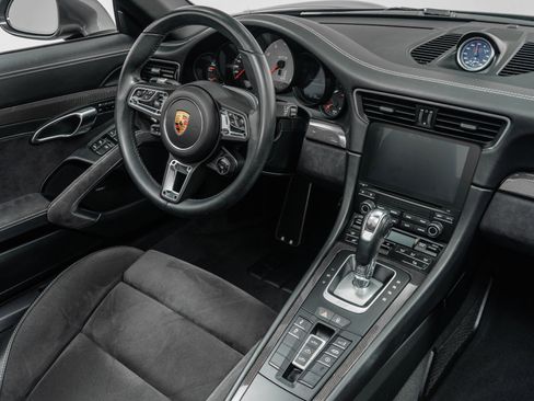 Used 2019 Porsche 911 Cabriolet image 28