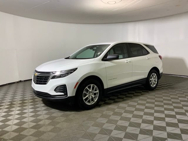Used 2023 Chevrolet Equinox LS w/ LS Convenience Package AWD/4WD image 9