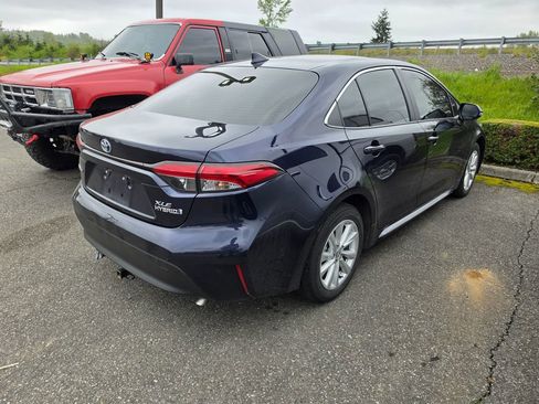 Used 2024 Toyota Corolla XLE FWD image 5