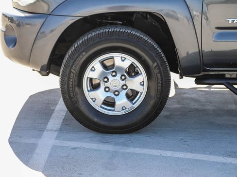 Used 2011 Toyota Tacoma PreRunner w/ SR5 Pkg #2 RWD image 10