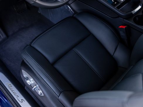 Certified 2026 Porsche Macan S AWD/4WD image 25