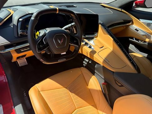 Used 2025 Chevrolet Corvette Z06 RWD image 11