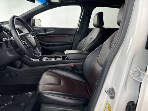Used 2020 Ford Edge Titanium w/ Equipment Group 301A AWD/4WD image 23