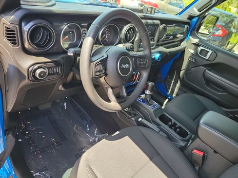 Used 2021 Jeep Wrangler Unlimited Sport AWD/4WD image 7