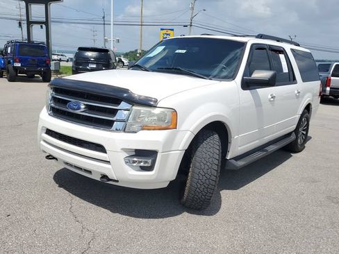 Used 2016 Ford Expedition EL XLT w/ Equipment Group 202A AWD/4WD image 2