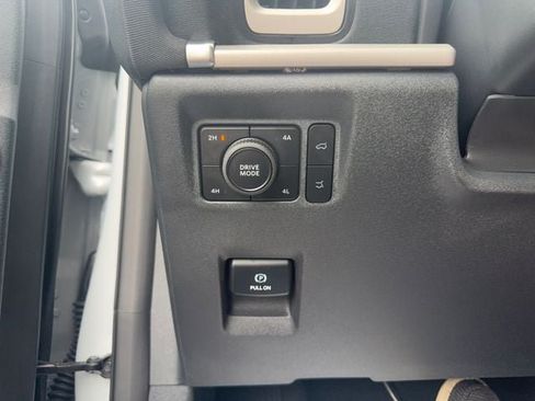 Used 2025 Ford Expedition Active AWD/4WD image 10
