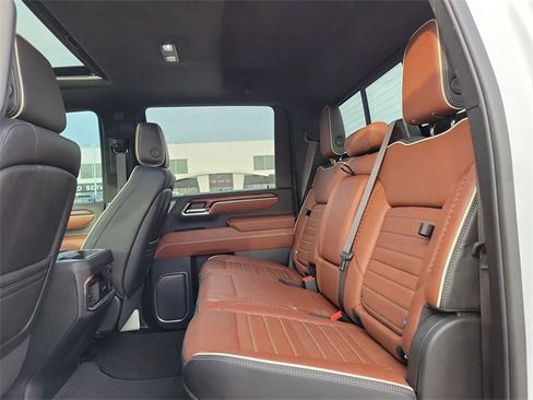 Used 2024 GMC Sierra 2500 Denali Ultimate image 12