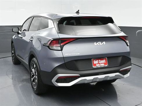 Used 2025 Kia Sportage EX image 4