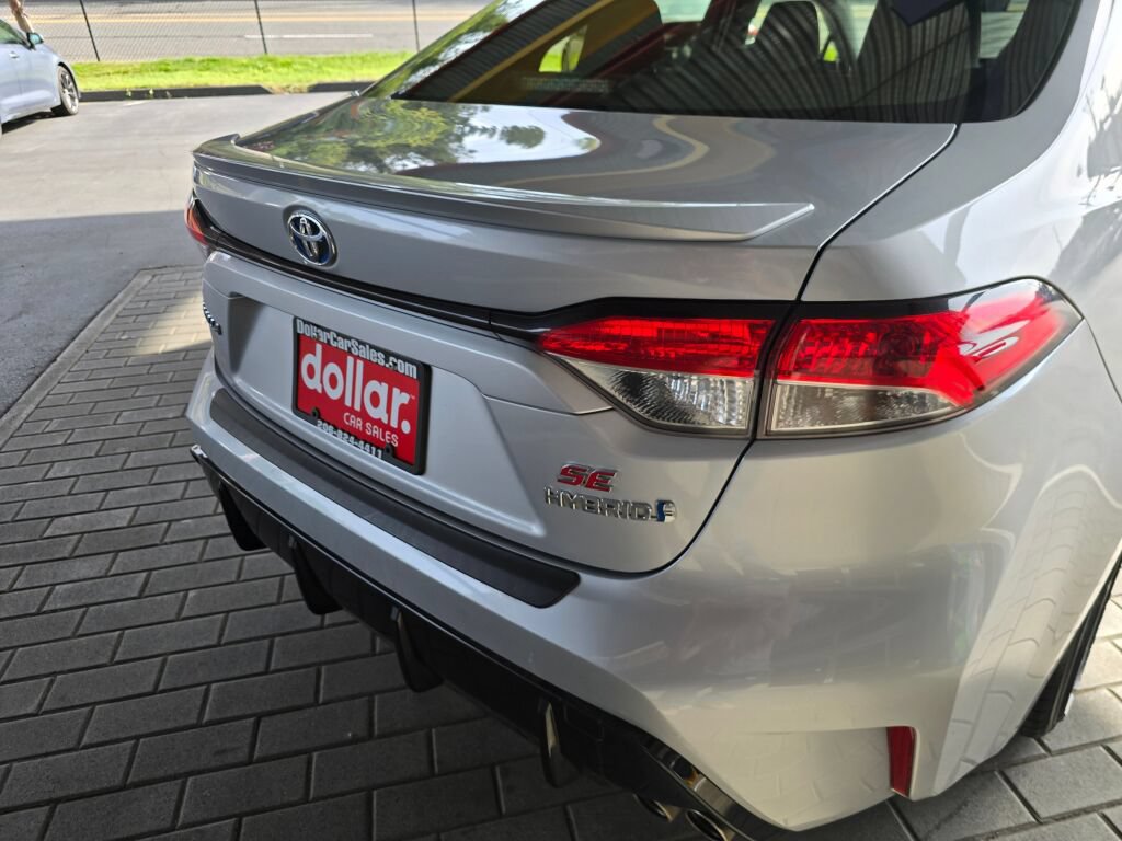 Used 2024 Toyota Corolla SE w/ SE Package FWD image 15