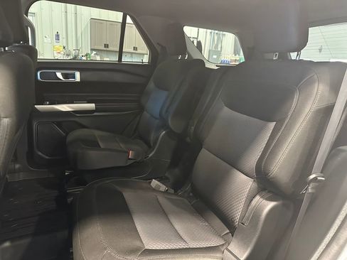 Used 2023 Ford Explorer XLT image 26