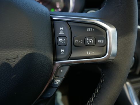 New 2026 RAM 1500 Laramie AWD/4WD image 9