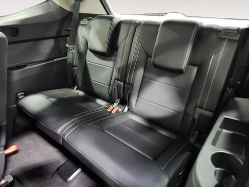 Used 2023 Volkswagen Atlas SE AWD/4WD image 15