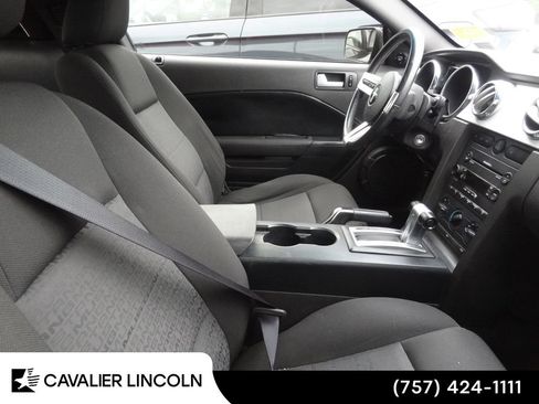 Used 2006 Ford Mustang Coupe RWD image 6