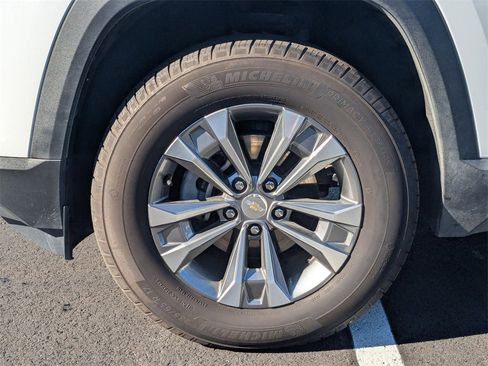 Used 2025 Chevrolet Equinox LT image 16