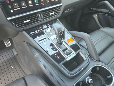 Used 2022 Porsche Cayenne S AWD/4WD image 28