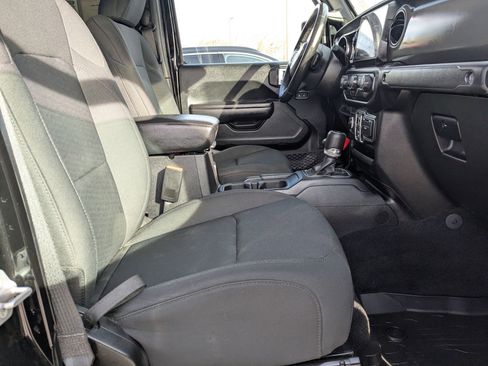 Used 2021 Jeep Gladiator Willys image 31