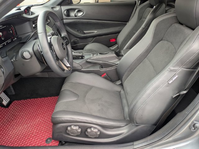 Used 2025 Nissan Z Performance w/ Floor Mat Package RWD image 14