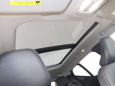 Used 2026 Volvo XC40 B5 Plus AWD/4WD image 11