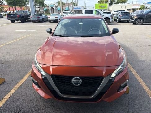 Used 2019 Nissan Altima 2.5 SR w/ SR Premium Package image 2
