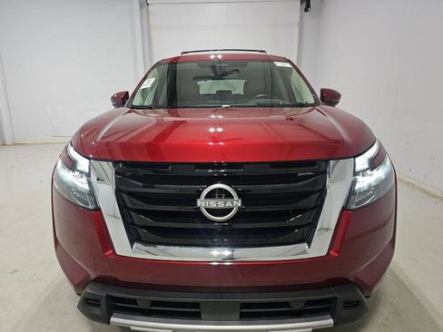 Used 2025 Nissan Pathfinder Platinum w/ Cargo Package AWD/4WD image 10