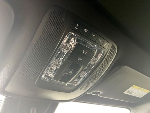 Used 2022 Mercedes-Benz GLB 250 4MATIC image 13