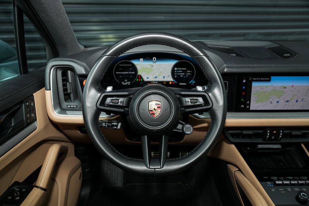 Certified 2024 Porsche Cayenne S AWD/4WD image 33