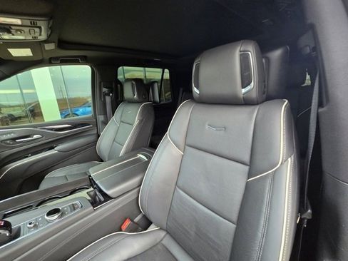 Used 2023 Cadillac Escalade Sport w/ LPO, ONYX Package image 11