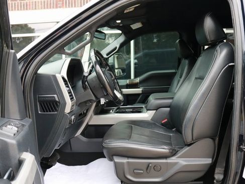 Used 2022 Ford F250 Lariat w/ Chrome Package image 12