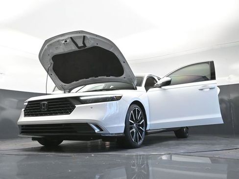 Used 2024 Honda Accord Touring image 44