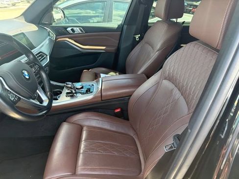 Used 2019 BMW X5 xDrive50i w/ Executive Package AWD/4WD image 2