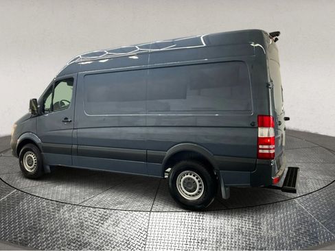 Used 2018 Mercedes-Benz Sprinter 2500 image 4