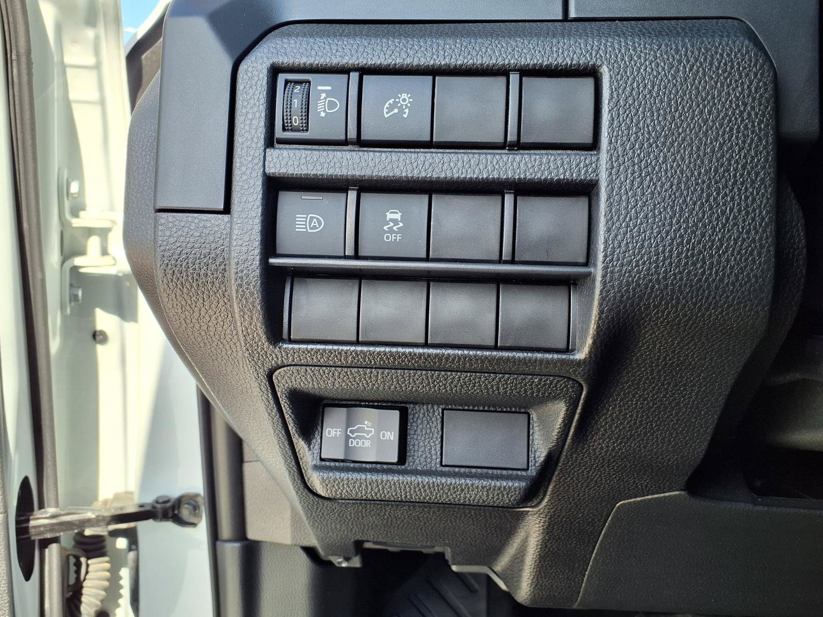 Used 2025 Toyota Tacoma SR w/ Towing Package AWD/4WD image 23