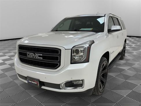 Used 2019 GMC Yukon XL SLT w/ Graphite Performance Edition image 7
