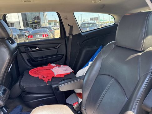 Used 2017 Chevrolet Traverse LT FWD image 29