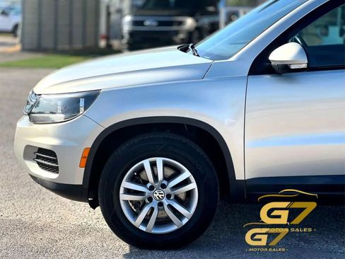 Used 2013 Volkswagen Tiguan S FWD image 9