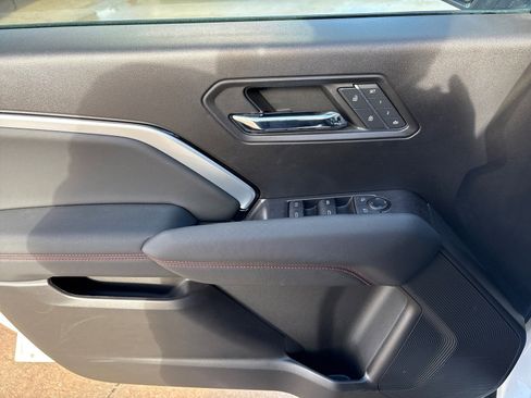 Used 2023 Chevrolet Colorado Z71 w/ Z71 Convenience Package 2 image 16